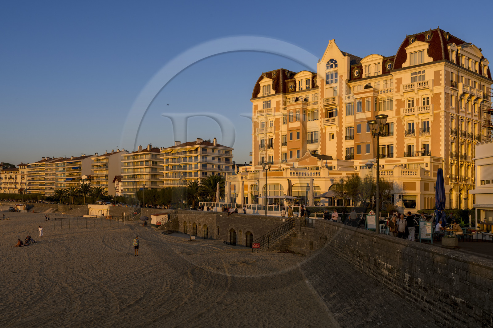 France, Pyrénées-Atlantiques (64), Pays-Basque, Saint-Jean-de-Luz, le Grand Hotel sur la Grande Plage
