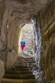 France, Bas-Rhin (67), Parc naturel régional des Vosges du Nord, Lembach, chateau de Fleckenstein, escalier troglodyte