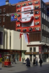 Turquie, Istanbul, quartier de Beyoglu, la grande artère Istiklal Caddesi de la ville européenne