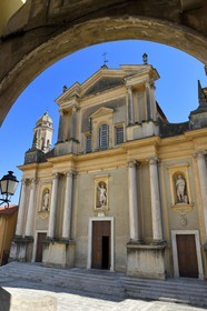 France, Alpes-Maritimes (06), Menton, la vieille ville, la basilique Saint-Michel-Archange
