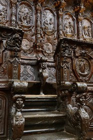 Espagne, Andalousie, Cordoue, centre historique classé Patrimoine Mondial de l'UNESCO, la Mezquita, la partie cathédrale qui apparait comme incrustée au centre de l'ancienne mosquée, les stalles dans le chœur