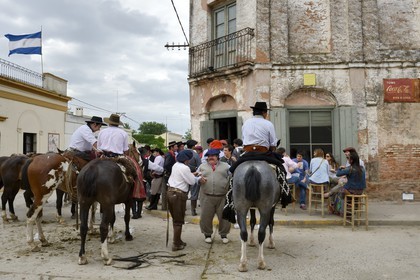 Argentine, province de Buenos Aires, San Antonio de Areco, fête du Jour de la Tradition (Dia de la Tradicion), la pulpería El Boliche de Bessonart, café traditionnel des gauchos