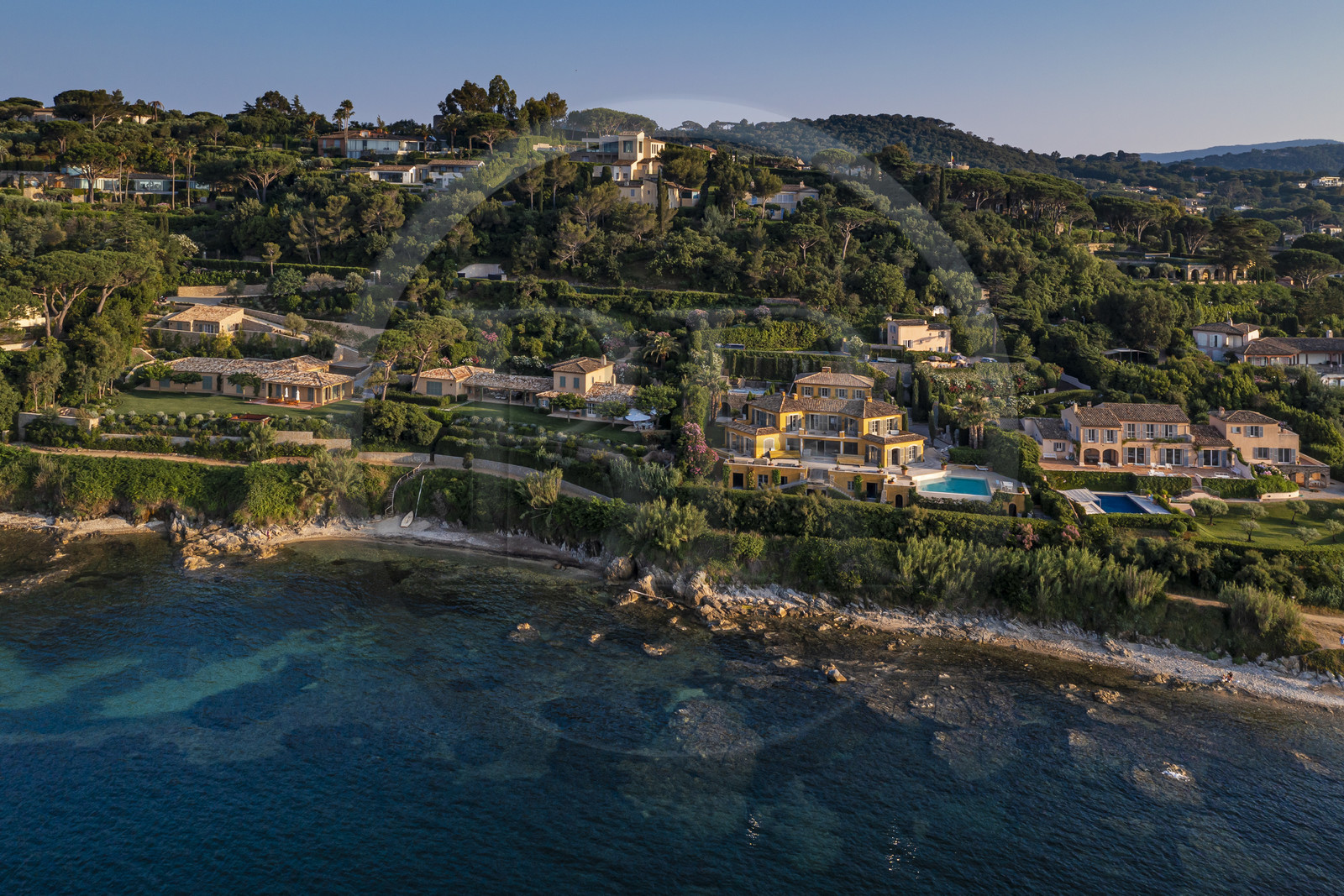 France, Var (83), Saint-Tropez, sentier des Graniers à l'Est de la ville (vue aérienne)