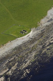 Royaume-Uni, Ecosse, Iles Orcades, Ile de Papa Westray, le Knap of Howar est une ferme néolithique et peut-être la plus ancienne maison en pierre du nord de l'Europe (vue aérienne)