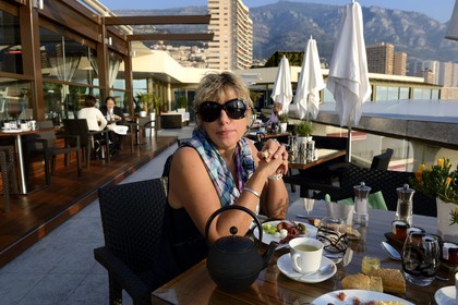 Principauté de Monaco, Monaco, Monte-Carlo, petit déjeuner sur la terrasse de Hotel Fairmont