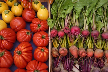 France, Alpes-Maritimes (06), Antibes, panier de légumes