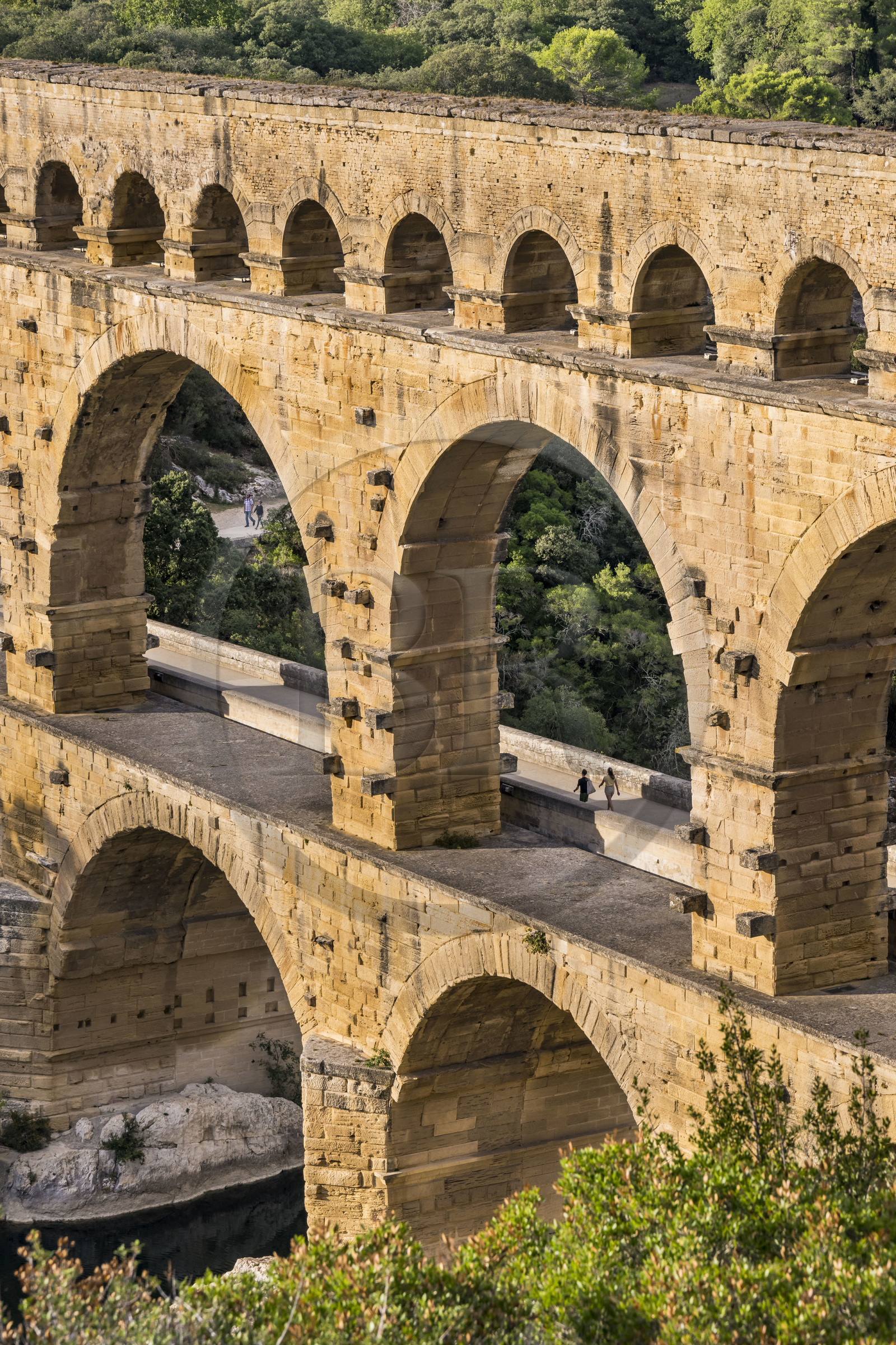 France, Gard (30), le Pont du Gard classé Patrimoine Mondial de l'UNESCO, Grand Site de France, pont aqueduc romain qui enjambe le Gardon