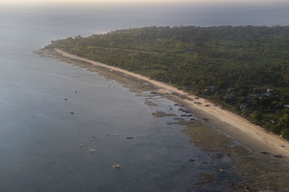 Tanzanie, archipel de Zanzibar, île de Unguja (Zanzibar), côte ouest vers Chukwani (vue aérienne)