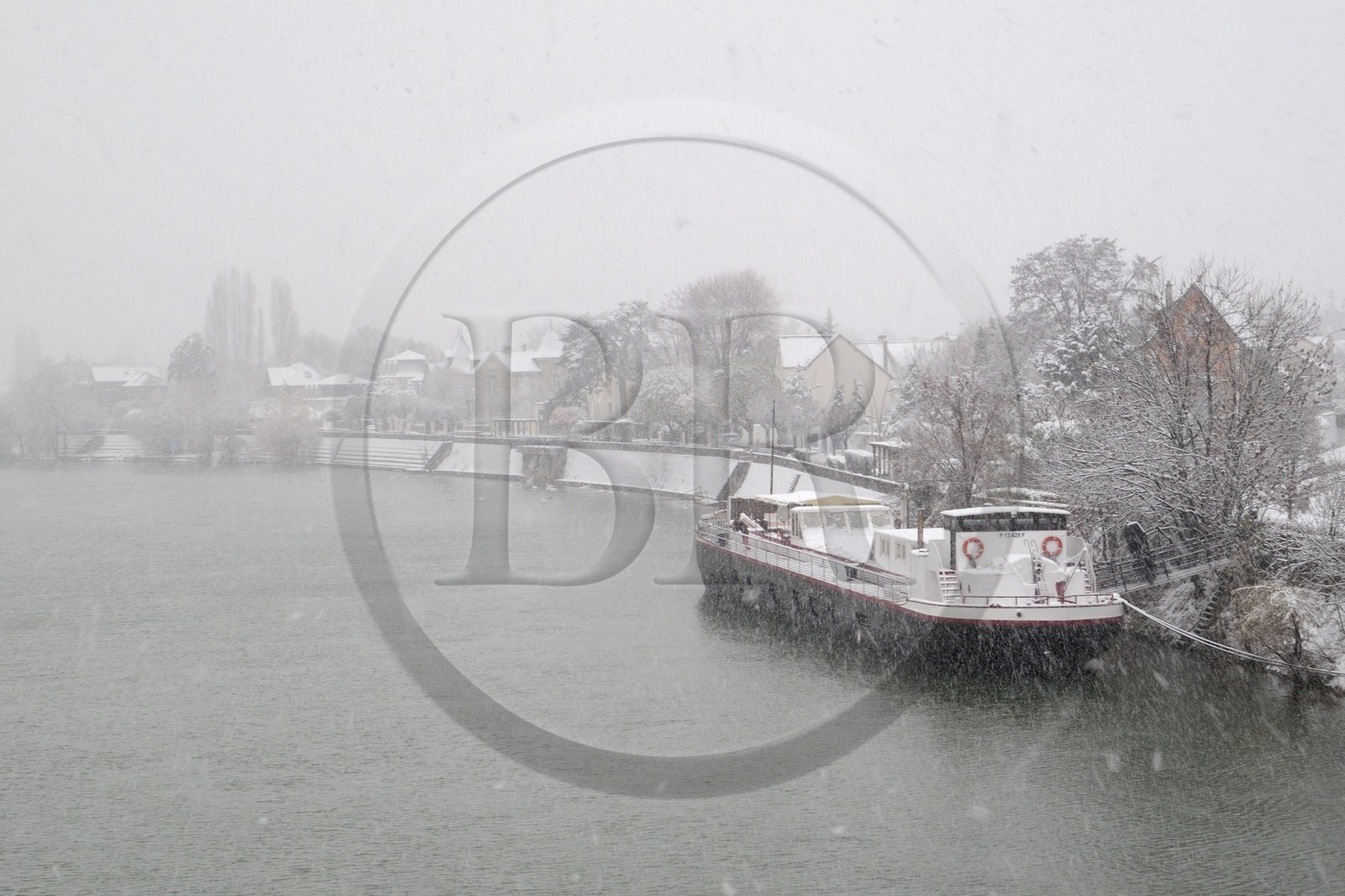 France, Val-de-Marne (94), les bords de Marne sous la neige à Bry-sur-Marne