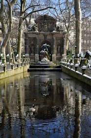 France, Paris (75), quartier Saint-Michel, le jardin du Luxembourg, la fontaine Médicis