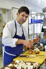 France, Haute-Loire (43), Saint-Bonnet-le-Froid, Restaurant 3 étoiles Régis et Jacques Marcon, le chef cuisinier Jacques Marcon