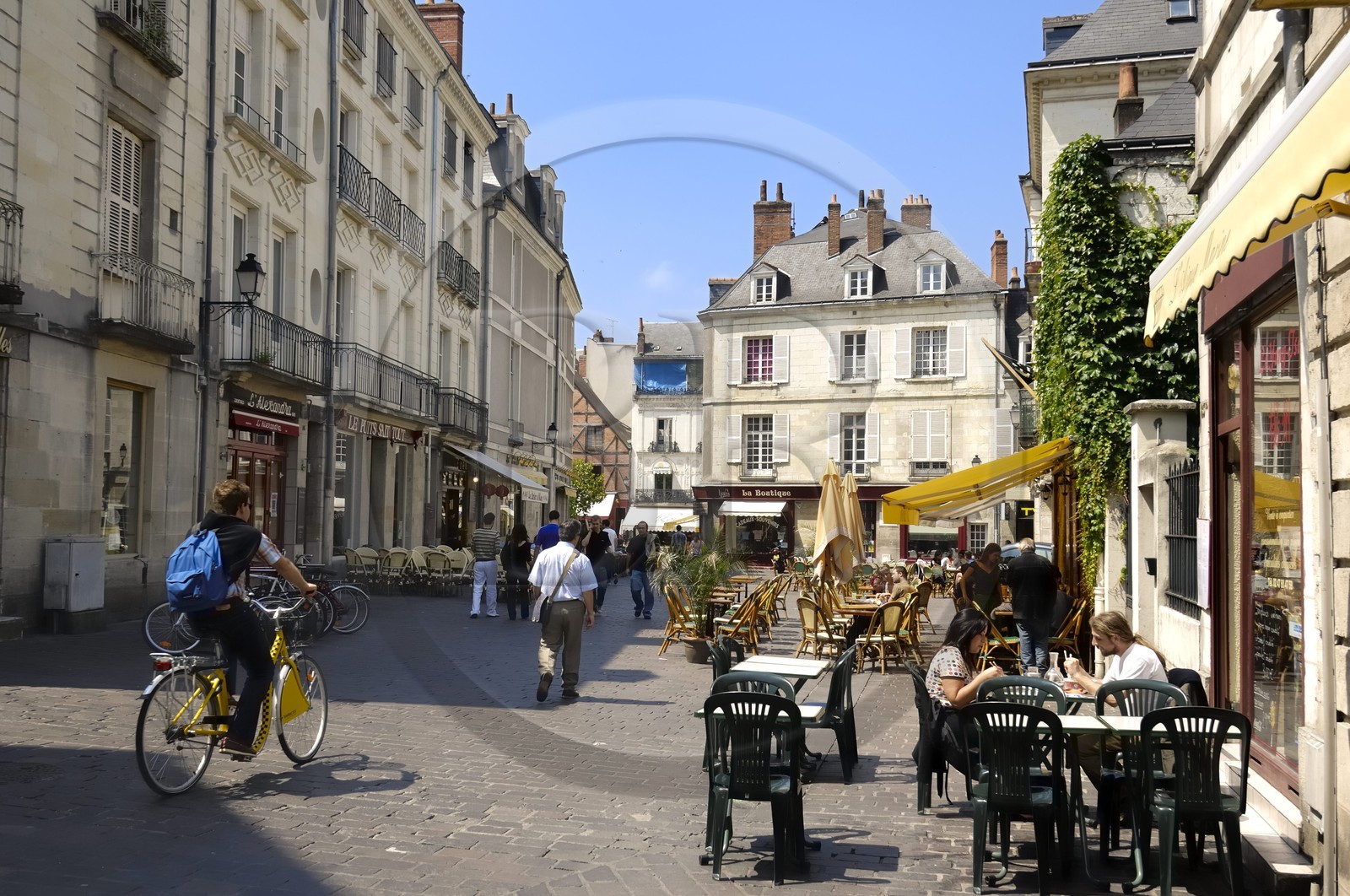 France, Indre et Loire (37), Tours, la rue du Commerce qui mene à la place Plumereau
