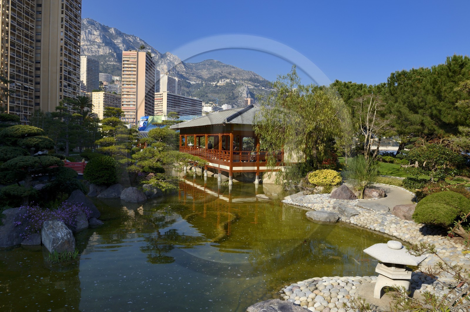 Principauté de Monaco, Monaco, Monte-Carlo, le Jardin Japonais par l'architecte paysagiste Yasuo Beppu
