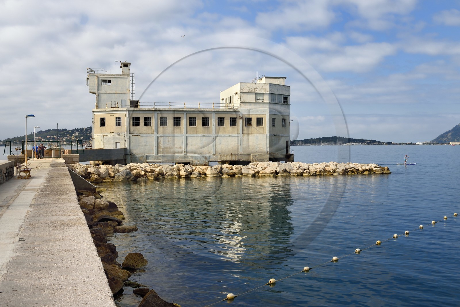 France, Var (83), Toulon, le mole des torpilles à la pointe de Pipady au coeur de la rade en attente de sa rehabilitation