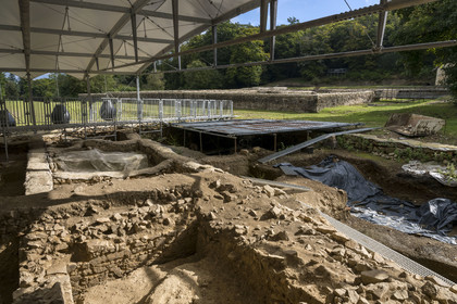 France, Saône-et-Loire (71), parc naturel régional du Morvan, Saint-Léger-sous-Beuvray, oppidum de Bibracte, capitale du peuple celte des Éduens, site archéologique sur le mont Beuvray, ruines et champ de fouille de la Grande Domus du Parc aux Chevaux datant du Ier siècle avant notre ère