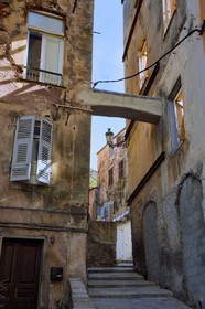France, Haute-Corse (2B), Bastia, quartier de Terra-Vecchia, immeuble bordant le Vieux-Port rue du Pontelo
