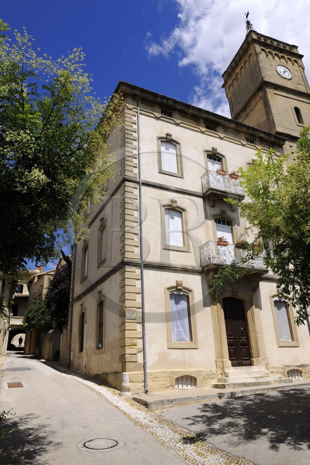 France, Gard (30), région du Pays d'Uzège, Saint-Quentin-la-Poterie, la Tour de l'Horloge