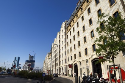 France, Bouches-du-Rhône (13), Marseille, Zone Euroméditerranée, quartier La Joliette, boulevard Euroméditerranée, Les Docks