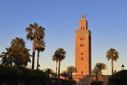 Maroc, Haut-Atlas, Marrakech, ville impériale, Médina classée Patrimoine Mondial de l'UNESCO, la mosquée la Koutoubia et son minaret