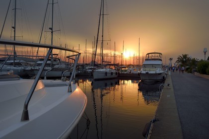 France, Var (83), Saint-Raphaël, le port de plaisance Santa lucia