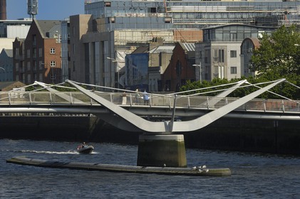 Irlande, Comté de Dublin, Dublin, Sean O'Casey Bridge, par les architectes Brian O'Halloran & Associates, sur la River Liffey