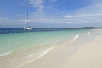 France, Finistère (29), La Foret Fouesnant, archipel des Glénan, Ile de Guiriden, le voilier Pogo 10.50