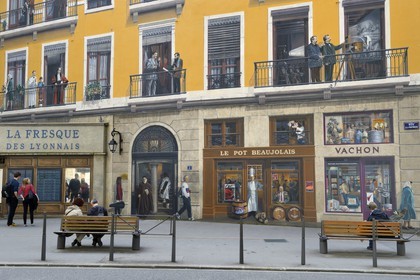 France, Rhône (69), Lyon, site historique classé Patrimoine Mondial de l'UNESCO, la fresque des lyonnais réalisée par la Cité de la Création, rue de la Martinière