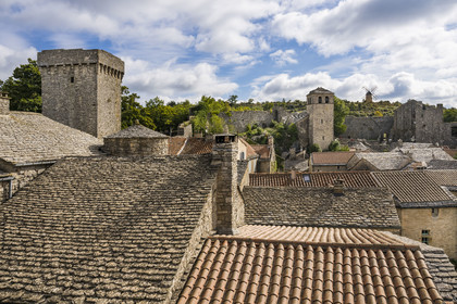 France, Aveyron (12), Causses et les Cévennes, paysage culturel de l'agro-pastoralisme méditerranéen, classés Patrimoine Mondial de l'UNESCO, La Couvertoirade, labellisé Les Plus Beaux Villages de France, village fortifié sur le plateau du Larzac