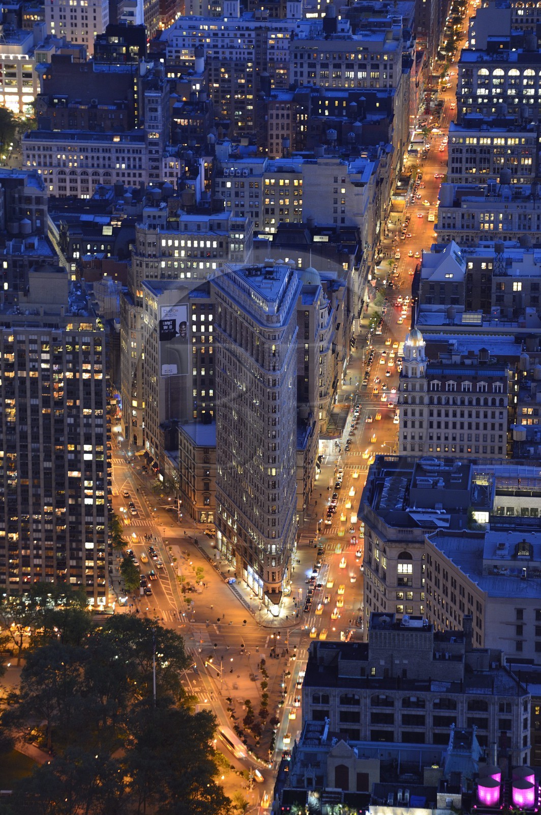 Etats-Unis, New York, Manhattan, quartier de Midtown à Madison Square Park, Flatiron Building, immeuble en forme de fer à repasser occupé par des bureaux