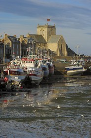 France, Manche (50), Val de Saire, port de Barfleur à marée basse, labellisé Les Plus Beaux Villages de France