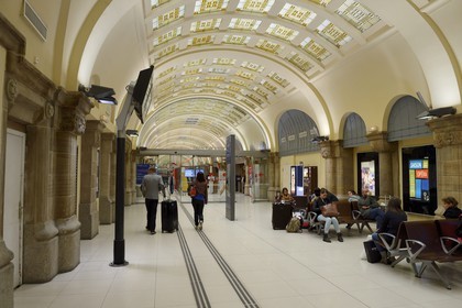 France, Moselle (57), Metz, quartier impérial, la gare de Metz, édifiée de 1905 à 1908 par l'architecte berlinois Jurgen Kruger est inscrite monument historique