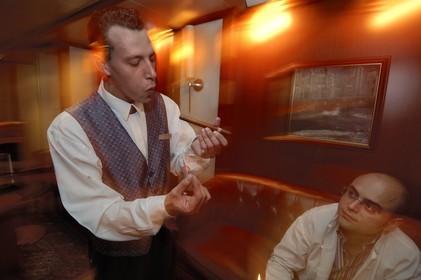 Italie, croisière à bord du Silvershadow de la compagnie Silversea, dans le salon à cigares