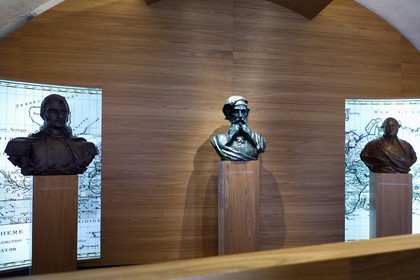 France, Var (83), Saint-Tropez, citadelle du XVIe siècle, musée d'Histoire maritime tropézienne, trois grands marins originaires de Saint-Tropez, Hippolyte Bouchard (1780 - 1837), Jean-François Allard (général) (1785 - 1839), et Pierre-André de Suffren (1729-1788)