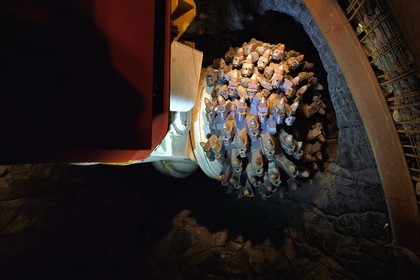 France, Moselle (57), Petite-Rosselle, le musée du carreau Wendel, reconstitution du fond de la mine, galerie de creusement au rocher, pantofore monobras utilisé pour le forage des galeries