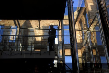 Turquie, Istanbul, Marmara Esma Sultan par le cabinet d'architectes GAD Global Architectural Development derrière la mosquée baroque d' Ortaköy au bord du Bosphore