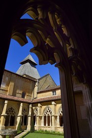 France, Dordogne (24), Périgord Noir, Le Buisson-de-Cadouin, abbaye de Cadouin, étape sur le chemin de Compostelle, site classé Patrimoine Mondial de l'UNESCO, le cloitre du XVe siècle