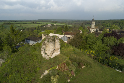France, Yvelines (78), Montchauvet, ruines du donjon du chateau construit en 1136 par Amaury de Montfort et l'