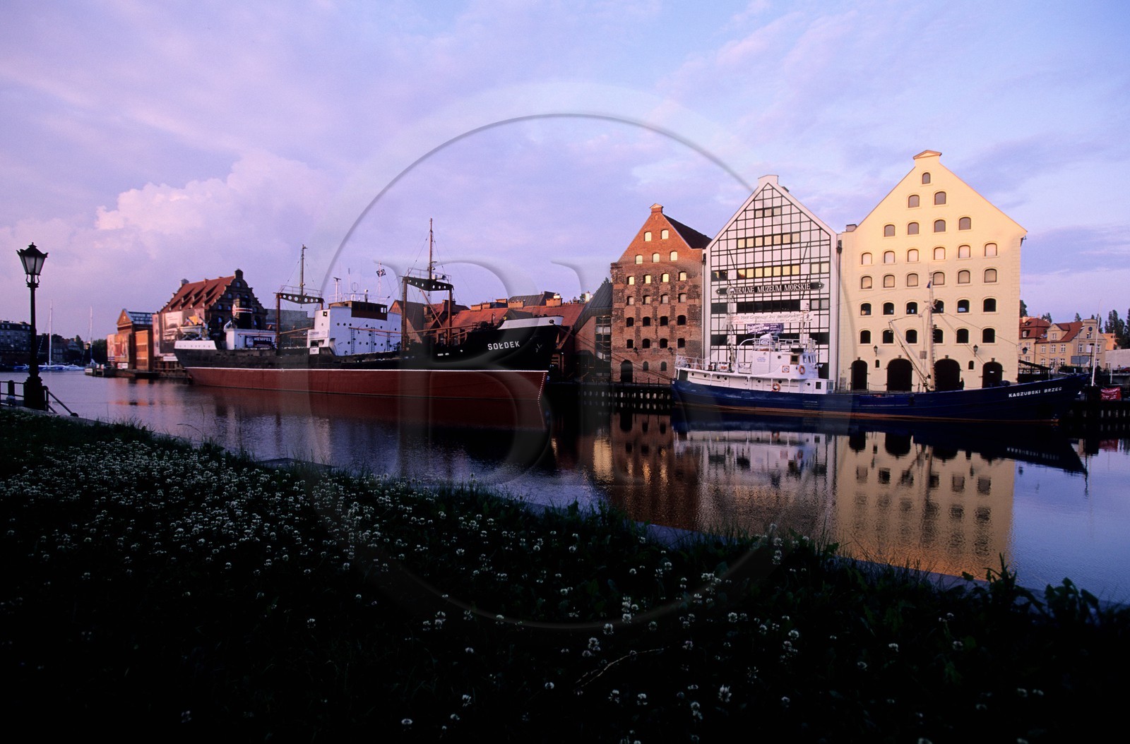 Pologne, Poméranie Orientale, Gdansk, le Long-Quai (Dlugie Pobrzeze) du vieux port