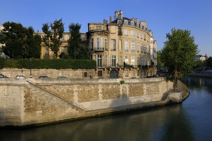 France, Paris (75), les rives de la Seine classées Patrimoine Mondial de l'UNESCO, île Saint Louis, l'hôtel particulier Lambert au 1 quai d'Anjou
