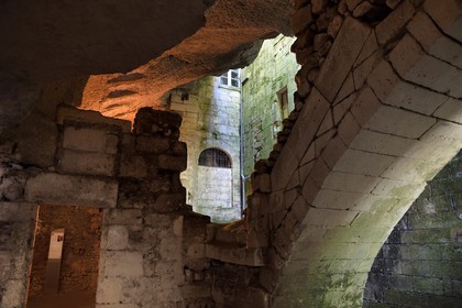 France, Dordogne (24), Brantôme, l'abbaye bénédictine Saint-Pierre de Brantôme, ruines dans les grottes de la falaises