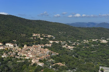 France, Var (83), Presqu'Ile de Saint-Tropez, le village de Ramatuelle (vue aérienne)