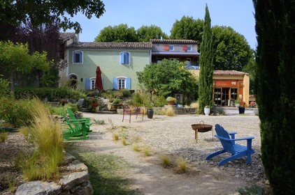 France, Var (83), Provence Verte, Bras, vers Saint-Maximin-la-Sainte-Baume, la maison d'hotes Le Peyrourier - une campagne en Provence