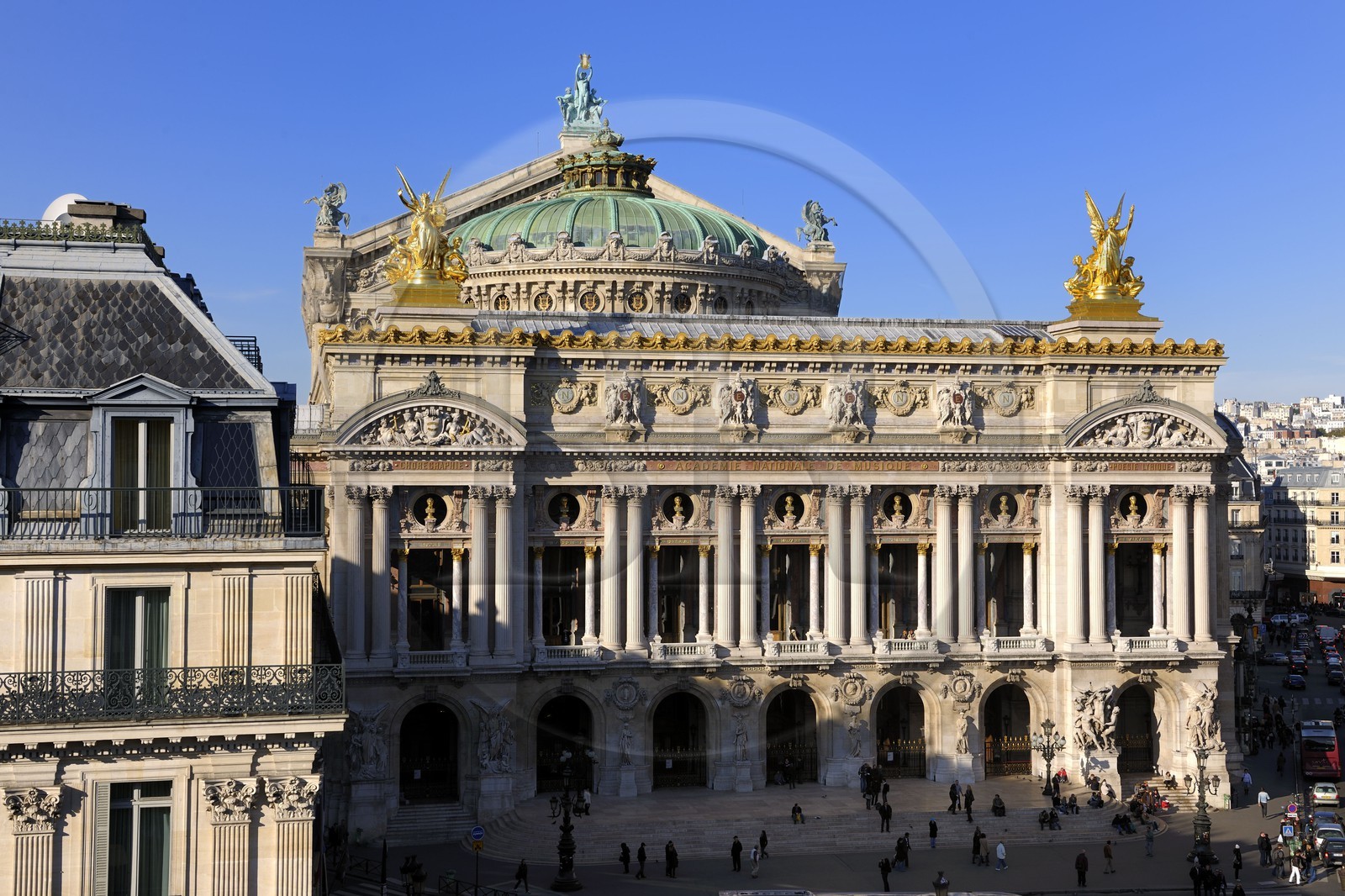 France, Paris (75), place de l'Opéra et façades haussmanniennes