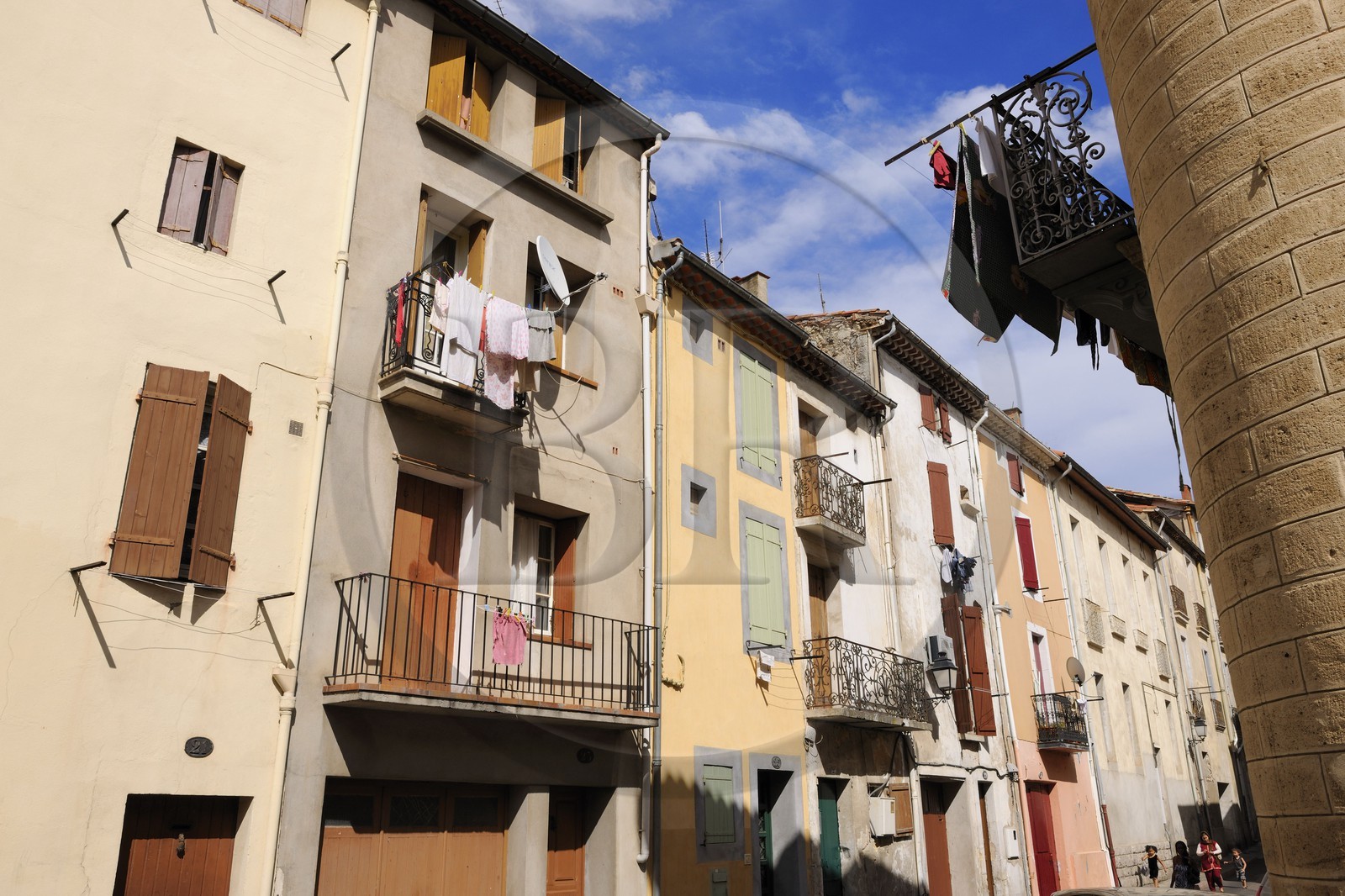 France, Hérault (34), Béziers, rue Gaveau, fenêtre encadré par des cariatides