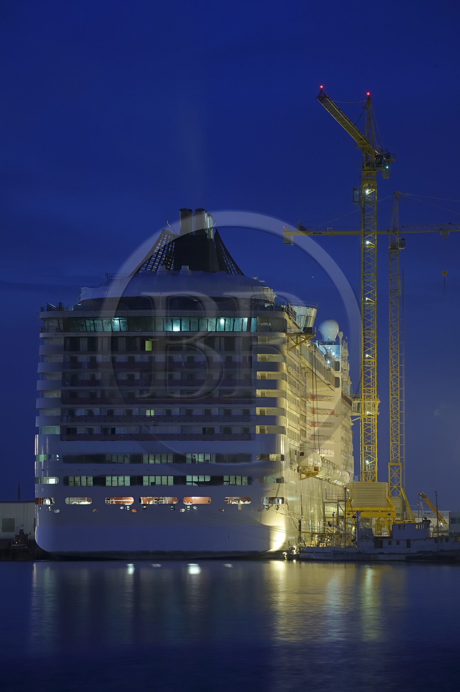 France, Loire-Atlantique (44), port de Saint-Nazaire, paquebot en construction dans les chantiers navals