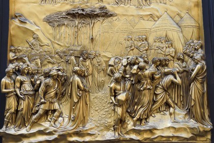 Italie, Toscane, Florence, centre historique classé Patrimoine Mondial de l'UNESCO, quartier du Duomo, baptistère de San Giovanni (baptistère Saint-Jean), Porta del Paradiso, Portes du Paradis, porte décorée de scène de la Bible sculptée par Ghiberti, ici l'histoire de Josué