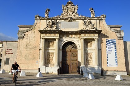 France, Var (83), Toulon, musée national de la Marine, la porte de l'Arsenal construite en 1738 et déplacée pour devenir l'entrée du musée