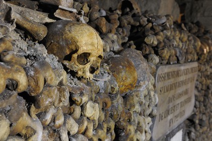 France, Paris (75), les catacombes, ossements
