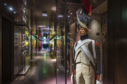 France, Paris (75), Hotel des Invalides, Musée de l'Armée, grenadier à pied de la Garde impériale en grande tenue (vers 1804-1815)