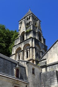 France, Dordogne (24), Brantôme, l'abbaye bénédictine Saint-Pierre de Brantôme, clocher de l'église abbatiale (XIe siècle), certainement le plus ancien campanile de France